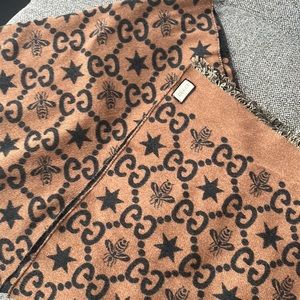 Authentic gucci wool scarf
